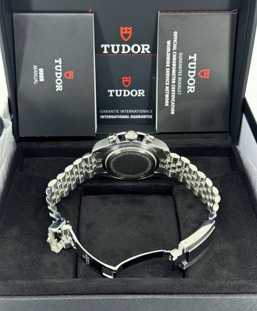 Tudor Black Bay Chrono M79360N-0024 Image 4